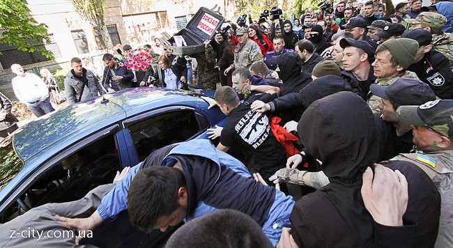 В Запорожье избили лидера "Блока левых сил"